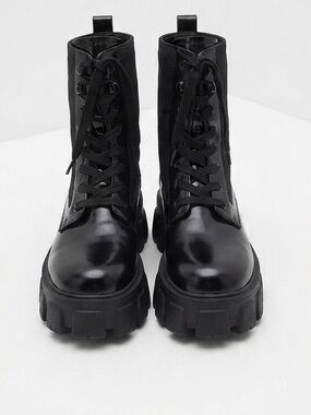 Marc Fisher Black Glossy Lace-Up Platform Combat Boots 6M